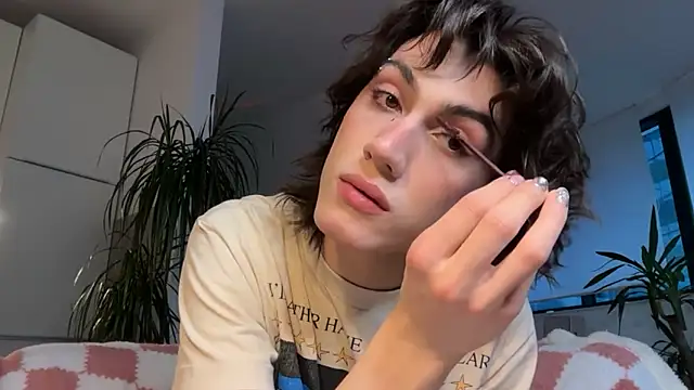 kira yoshika9e online show from March 15, 2026, 4:36 pm