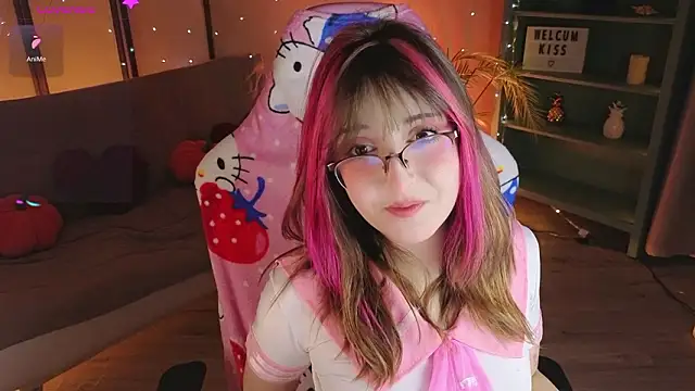 Snapshot of Soffi_Toffi chatting on March 21, 2026, 8:19 am Soffi Toffi online show from March 21, 2026, 8:19 am