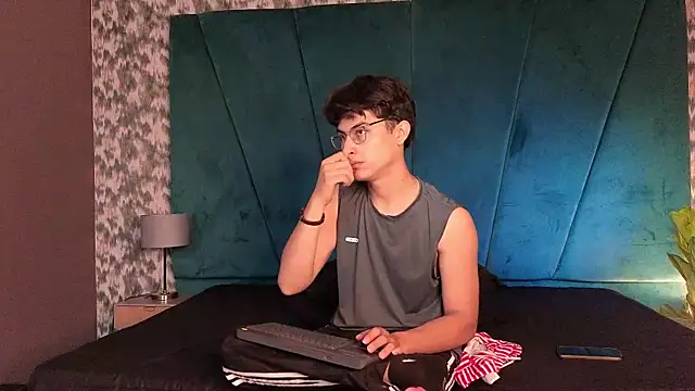 Aaron Eze online show from January 18, 2026, 9:07 pm