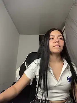 Snapshot of Midori_rosse chatting on June 19, 2026, 11:42 pm Midori rosse online show from June 19, 2026, 11:42 pm