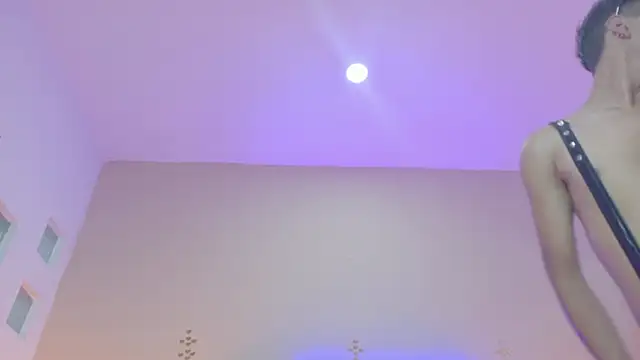 Xavier Fox    online show from March 10, 2026, 8:02 pm