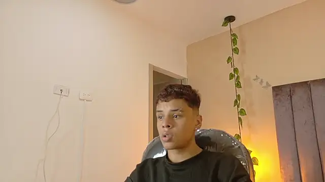 Xavier Fox    online show from March 21, 2026, 8:24 pm