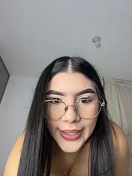 Julietalcl online show from June 23, 2026, 12:19 am