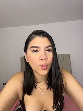 Julietalcl online show from April 8, 2026, 9:00 am