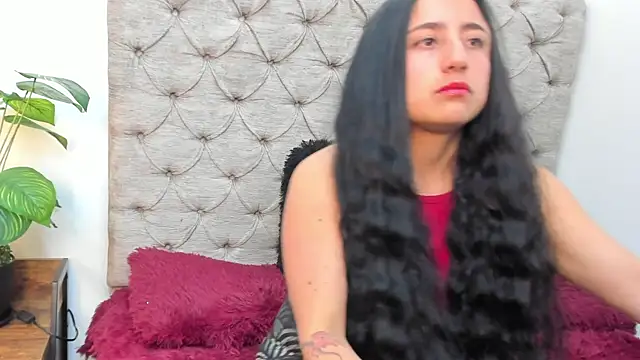 Samanta Fischer online show from November 5, 2025, 11:24 am