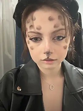 AnmiXHot online show from October 21, 2025, 4:50 pm