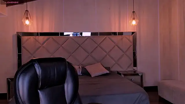 CelesteMoonX online show from June 16, 2026, 3:39 am