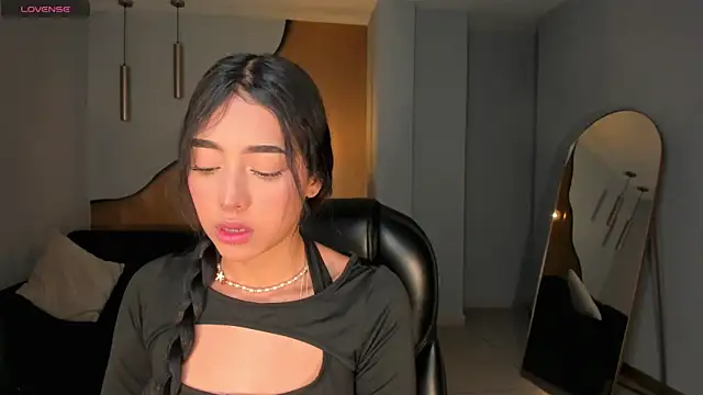 ScarlettBlaze  online show from December 18, 2025, 11:14 am