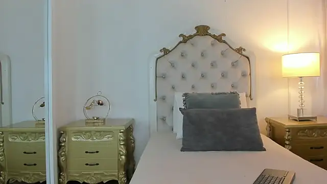 jessi lopez45 online show from November 28, 2025, 7:36 pm