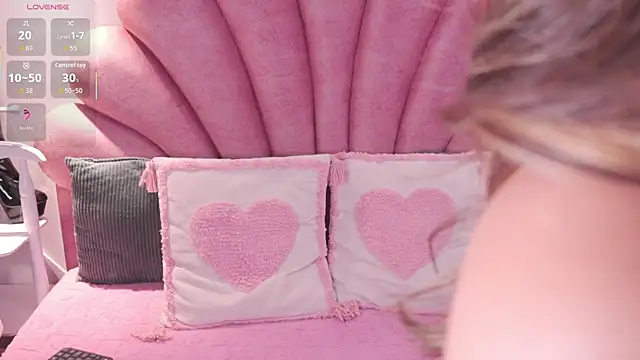 ElodieRousse  online show from October 18, 2025, 6:54 pm