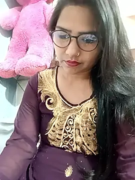 Vanshika1432 online show from November 10, 2025, 4:17 am