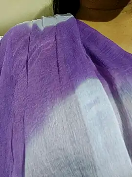 Vanshika1432 online show from October 17, 2025, 5:48 pm