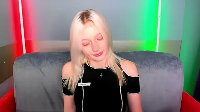 AlessaKiss online show from July 3, 2026, 1:45 am