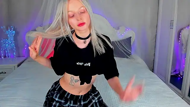 AlessaKiss online show from July 14, 2026, 2:05 am