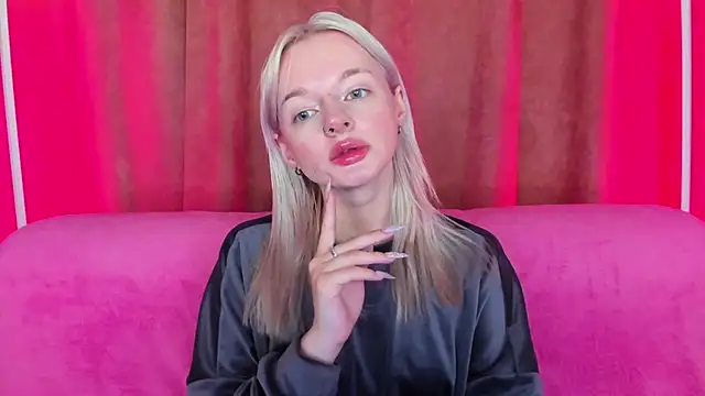AlessaKiss online show from May 7, 2026, 1:43 am