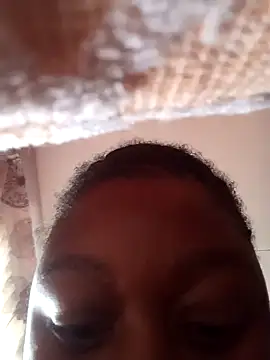 Snapshot of darkbeautyyyy chatting on October 30, 2025, 4:22 am darkbeautyyyy online show from October 30, 2025, 4:22 am