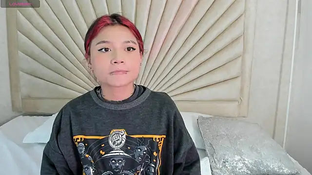 Snapshot of Emma_duff chatting on December 3, 2025, 11:31 am Emma duff online show from December 3, 2025, 11:31 am