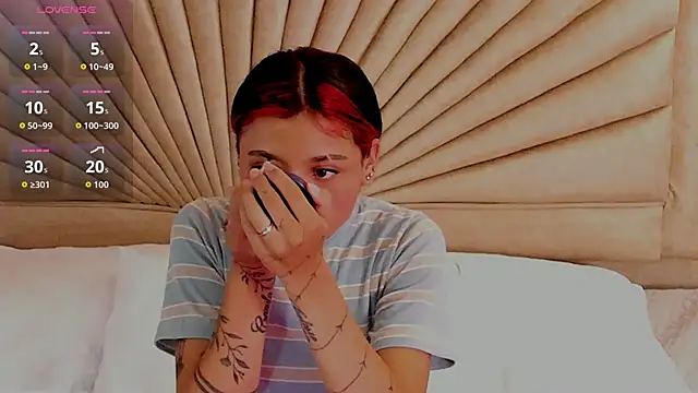 Snapshot of Emma_duff chatting on December 18, 2025, 11:47 am Emma duff online show from December 18, 2025, 11:47 am