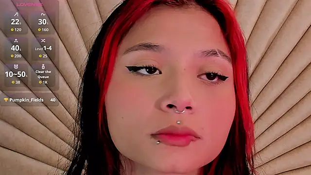 Snapshot of Emma_duff chatting on November 28, 2025, 11:43 am Emma duff online show from November 28, 2025, 11:43 am