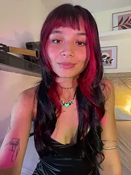 Emma duff online show from April 19, 2026, 7:49 pm