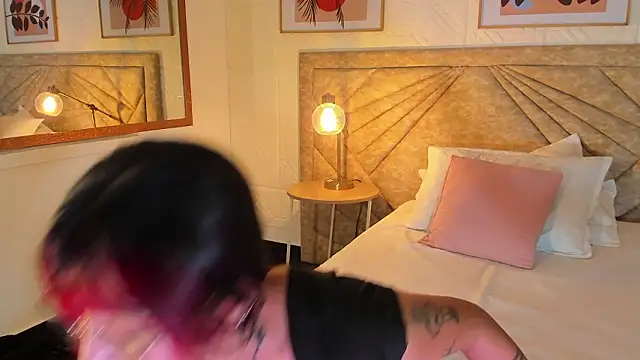 Emma duff online show from March 4, 2026, 7:32 pm