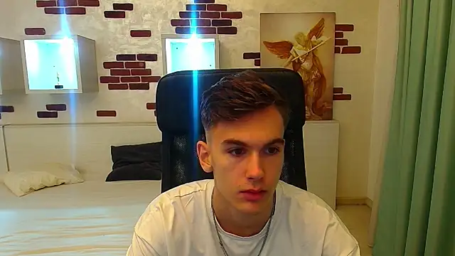 BradyFlint online show from October 19, 2025, 4:48 am