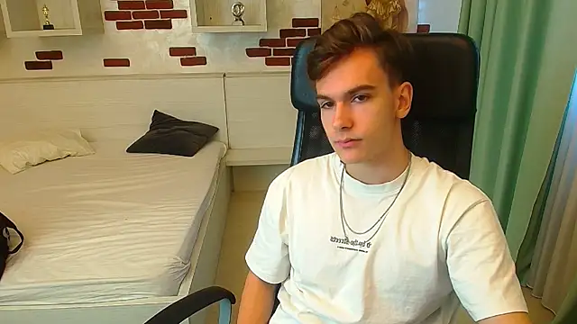 BradyFlint online show from October 31, 2025, 6:21 am