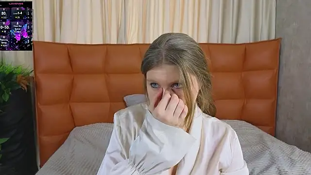 NightSaffron online show from February 1, 2026, 6:44 am