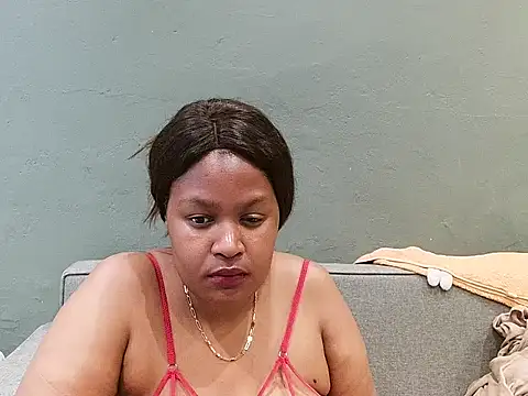 ZariahMoonfire online show from July 16, 2026, 2:36 pm