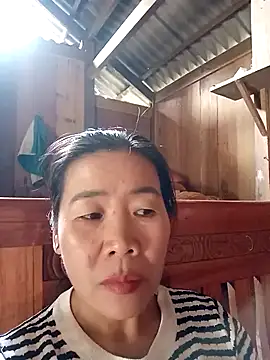 tabby-cat11 online show from October 22, 2025, 3:28 am