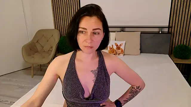 DitaNoir online show from June 14, 2026, 9:54 am