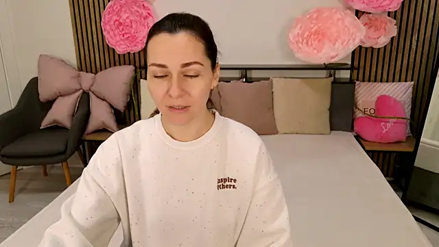 DitaNoir online show from February 10, 2026, 7:18 am