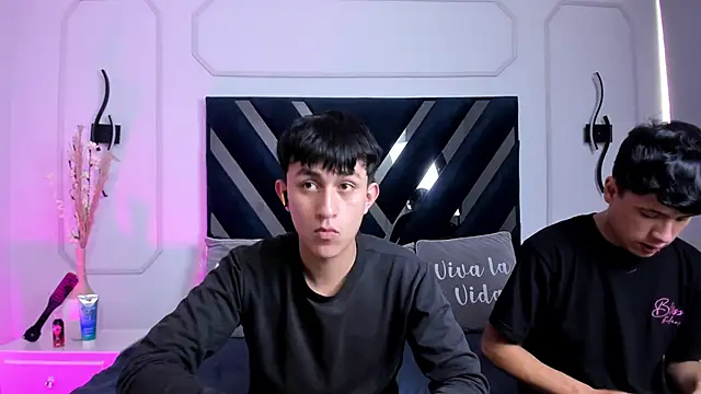 hoot booys  online show from March 6, 2026, 6:03 pm