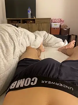 Snapshot of leozin01 chatting on November 7, 2025, 5:17 pm leozin01 online show from November 7, 2025, 5:17 pm