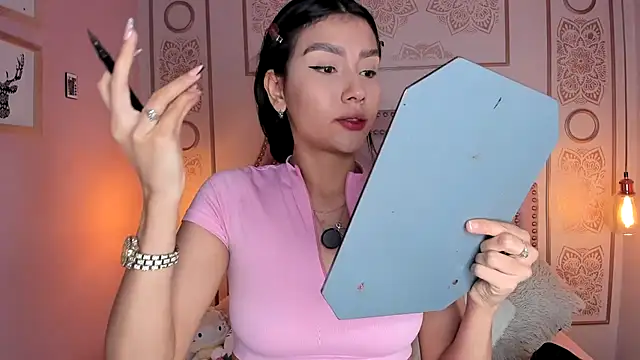 TanyaBello online show from August 6, 2026, 11:33 pm