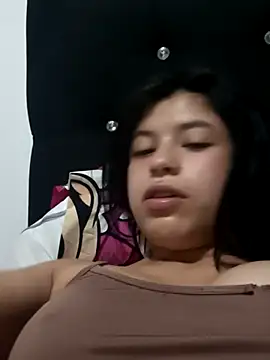 petite coral online show from January 10, 2026, 3:13 am