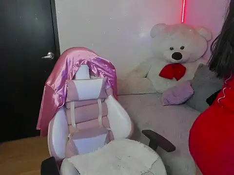 mia  abbey online show from November 14, 2025, 11:41 pm