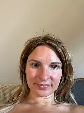 kinkysarahx online show from June 19, 2026, 12:55 pm