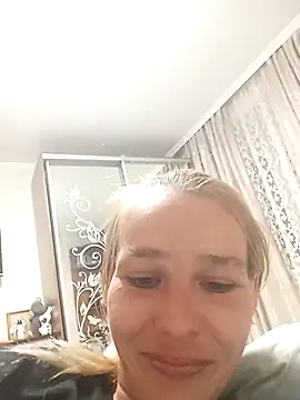 Coare Cindy online show from June 10, 2026, 7:04 pm