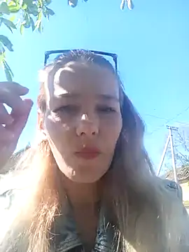Coare Cindy online show from May 15, 2026, 7:17 am