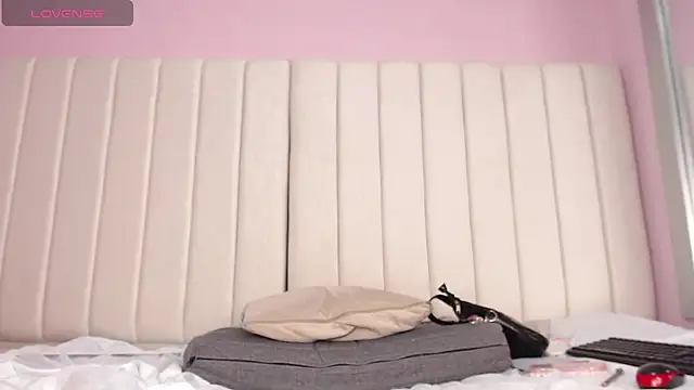 miel alisha online show from November 21, 2025, 12:37 pm