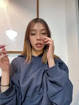 MiaaCute- online show from May 5, 2026, 8:56 pm