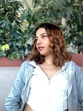 Snapshot of MiaaCute- chatting on October 18, 2025, 7:49 pm MiaaCute- online show from October 18, 2025, 7:49 pm