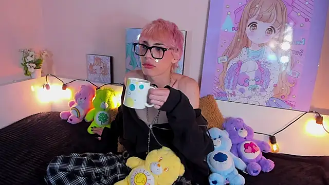 Strawberry Kitty  online show from October 26, 2025, 3:51 am