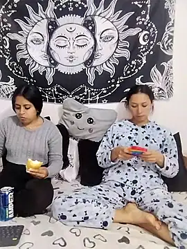emily n abby online show from April 27, 2026, 1:53 pm