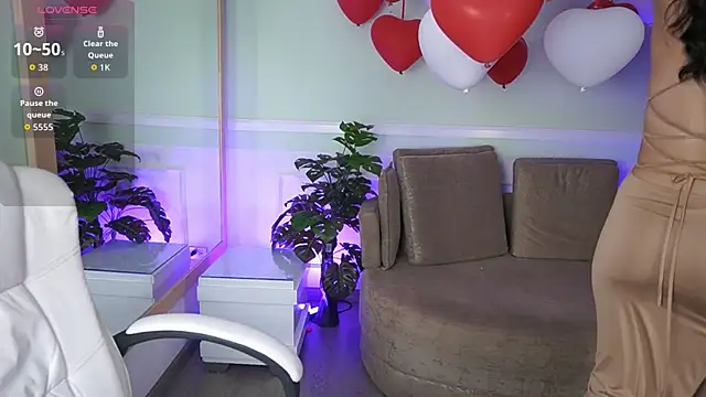 EmilyTurneer online show from February 21, 2026, 7:05 pm