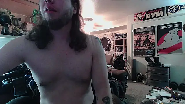 biggerisbetter12 online show from April 28, 2026, 2:27 am