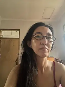 princessD077 online show from November 5, 2025, 2:03 am