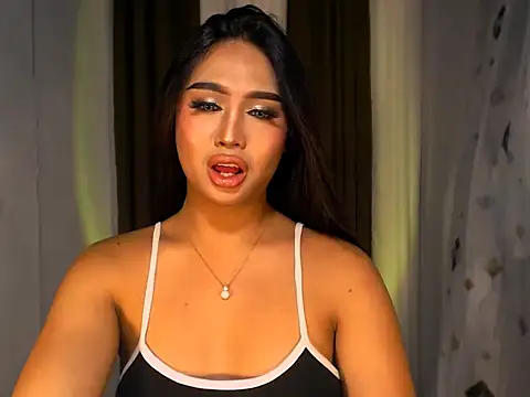 Snapshot of BigBrownCock_Candice chatting on November 3, 2025, 5:38 pm BigBrownCock Candice online show from November 3, 2025, 5:38 pm