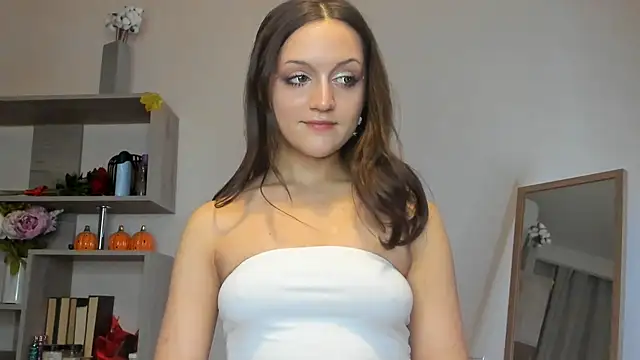ClarissaMaheia online show from May 16, 2026, 7:02 pm